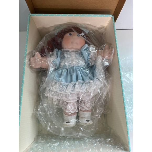 Cabbage Patch Vintage 1985 In Original Box Porcelain Doll CLE 0040 - Picture 6 of 9